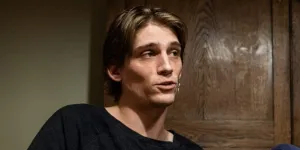 "Ce n’est pas normal", un rescapé du Bataclan demande à être "supprimé" de la série "Des vivants" de France 2