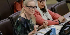 « Un écureuil a plus de droits qu'une fille » : Meryl Streep appelle à agir contre l'oppression des talibans