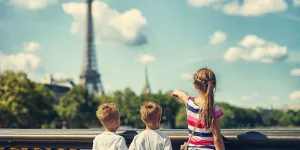 Votre enfant veut découvrir la France ? Voici 10 jeux pour l'y aider