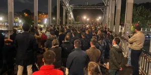 Chapelet de réparation sur un pont de la cérémonie des JO : une si "paradoxale" manif de cathos intégristes