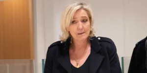 Marine Le Pen menacée d'inéligibilité : à la surprise générale, Gérald Darmanin prend sa défense