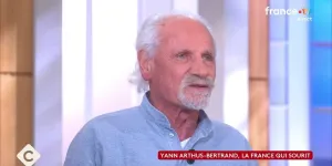 Révélations choc sur la mort de Daniel Balavoine : Yann Arthus-Bertrand lui a "donné sa place" à la dernière minute