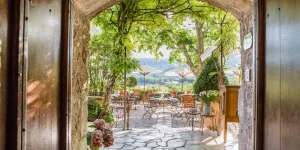 À la Bastide de Moustiers, sanctuaire d'Alain Ducasse, Adrien de Crignis compose avec les saveurs d'automne de Provence