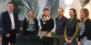 53 ordinateurs offerts à une association par La Poste Grand Est