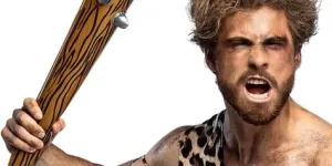 Outils, armes. De qui les utilise