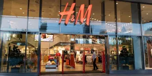 H&M annonce une prochaine collaboration avec Glenn Martens, directeur de la création de Diesel