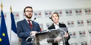 La commission d’enquête parlementaire sur TikTok fait son bilan : « Chaque mois qui passe sans régulation, des jeunes sont sacrifiés »