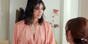 Demain nous appartient : Elisa Ezzedine (Camille) quitte la série de TF1 !