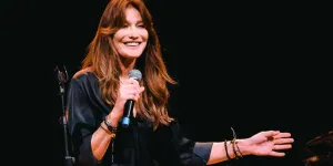 "Je n'étais pas obligée de faire une chimiothérapie" : le message fort de Carla Bruni après son cancer du sein