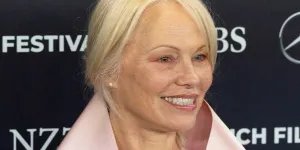 Pamela Anderson : d'« Alerte à Malibu » à « The Last Showgirl », la renaissance d'une star pressentie pour une nomination aux Oscars