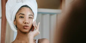 Éviter de vieillir trop vite ? Adoptez vite cette routine, votre peau vous remerciera plus tard !