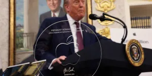 Apple made a 24k gold and glass statue for Donald Trump