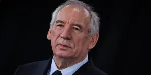 40 000 euros pour la réfection de son bureau à la mairie de Pau : Bayrou juge la polémique "insultante"