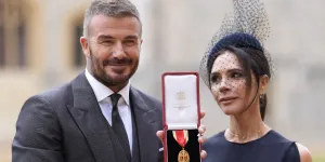J’ai pleuré” : David Beckham fait chevalier par le roi Charles III