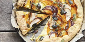 Recette d’automne : la quiche à la courge butternut, chèvre et lardons, pour changer de la classique quiche lorraine