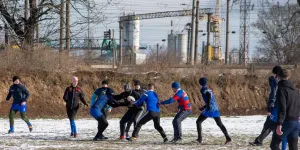 "Il y a un abri antiaérien sous le complexe sportif, on ne sait jamais" : à Odessa, du rugby sous les bombes