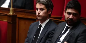 "Tout le monde a envie de se tirer une balle" : à l'Assemblée, la grande bérézina du macronisme