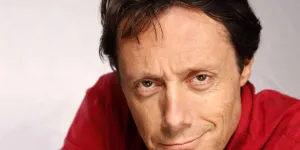 Antoine de Maximy : où vit l'animateur lorsqu'il ne va pas "dormir chez vous" ?