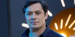 "Est-il vraiment mort ?" : Aurélien Wiik sème le doute sur la mort de Swann dans Tout pour la lumière !