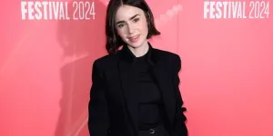 Lily Collins se confie sur sa première au théâtre pour la pièce « Barcelona »