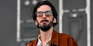 Lomepal accusé de viol : “Grosse mytho, t’es une p*te”, deux nouvelles femmes témoignent contre le rappeur