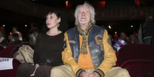 Hugues Aufray "scandalisé d’avoir besoin d’une autorisation" pour une décoration toute spéciale devant sa maison