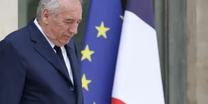 "François Bayrou annonce un budget de rigueur touchant les plus précaires"