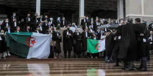 "Ce n’est pas qu’un métier, c’est un front de résistance" : en Algérie, les avocats algériens sommés de se taire