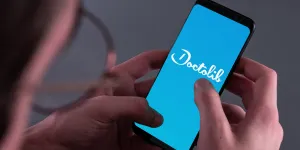 "Il faudrait se poser la question de sa nationalisation" : Doctolib, cette appli qui sait (presque) tout de vous