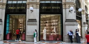 Des ouvriers chinois payés 4 euros de l'heure qui font 90 heures par semaine pour fabriquer des sacs à 4.000 euros: l'envers du luxe italien fait tache