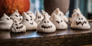 En cuisine avec : mes meringues fantômes d’Halloween