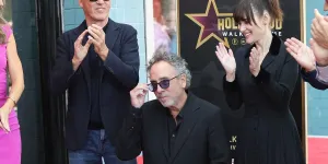 Tim Burton a désormais son étoile à Hollywood : comment les stars obtiennent-elles cette récompense sur le Walk of Fame ?