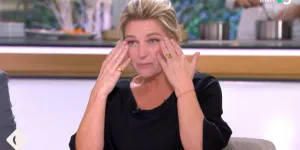 C à Vous : Anne-Élisabeth Lemoine rit aux larmes après un lapsus gênant (VIDEO)