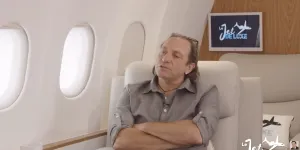 Philippe Candeloro revient sur l’accident mortel survenu durant le tournage de Dropped : "J'étais à côté quand les deux hélicos se sont crashés"