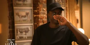 "Rendez-vous chez Cyril Lignac" : Ahmed Sylla les larmes aux yeux, ce "traumatisme" qui le prive de son anniversaire depuis ses 14 ans