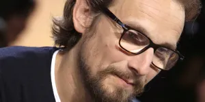 Lorànt Deutsch : accident de scooter, traitement d'hormones de croissance… il a échappé à de gros drames