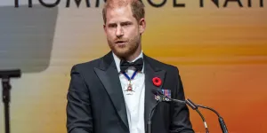 “Plus de drames que dans Downton Abbey” : sans filtre, le prince Harry se confie sur son ancienne vie dans la famille royale