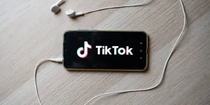 TikTok : après le suicide de deux adolescentes, sept familles françaises assignent le réseau social en justice