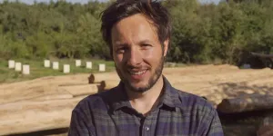 Vianney : quatre mois après le début des travaux, où en est la construction de sa cabane ?