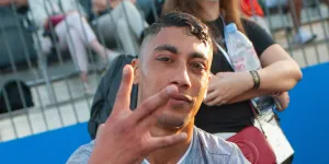 Maes suspecté d’avoir commandité plusieurs assassinats : le rappeur au cœur d’une sombre enquête