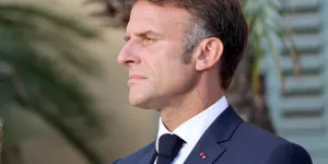 Bruxelles, Wall Street, Francfort... et lui-même : Macron est bloqué entre quatre murs