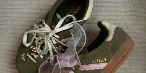 La nouvelle obsession TikTok : personnaliser ses baskets avec des lacets et charms