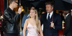 Harper Beckham, 13 ans, fait sensation au défilé de sa mère