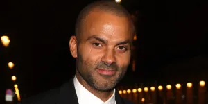 “Il m’a tout appris” : Tony Parker évoque, avec douleur, les semaines “les plus difficiles de sa vie” depuis la mort de son papa 
