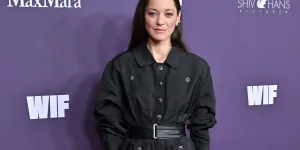 Marion Cotillard remet au goût du jour la combinaison