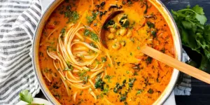 Soupe de linguine aux pois chiches