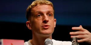 Isabelle Barbéris : "La rentrée littéraire est symptomatique du 'capitalisme autonarratif'"