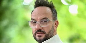 Jarry : quinze personnes l’accuseraient de "propos racistes et sexualisants" sur le tournage d’une nouvelle série