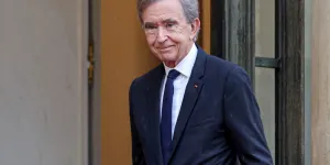 "Investir", propriété de Bernard Arnault, n'a pas attendu la chute de Bayrou pour conseiller d'investir à l'étranger