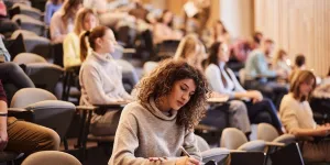 Revenu minimum étudiant : quels sont les critères et les démarches pour obtenir cette aide ?